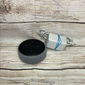 Amazon Echo Dot with Power Adapter bin J